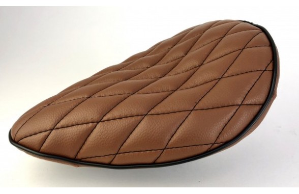 Board Tracker Saddle brown with black diamand seams